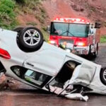 Vuelca camioneta en la carretera a Tequisquiapan; la unidad fue localizada abandonada