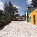 Entregan rehabilitación de la calle 25 de Diciembre en La Laja, Tequisquiapan