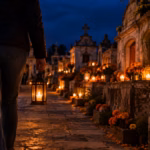 San Juan del Río celebra 20 años de su Festival de Día de Muertos con recorridos nocturnos en el Panteón de la Santa Vera Cruz