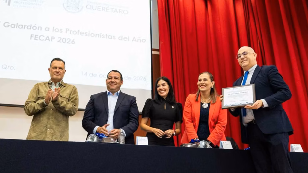 entrega-del-galardon-fecap-2026-a-los-profesionistas-del-ano-en-el-portal-del-diezmo-en-san-juan-del-rio